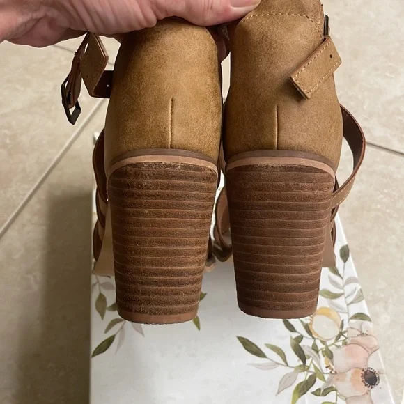 Mi.iM noelle strappy heeled sandal - Picture 9 of 11